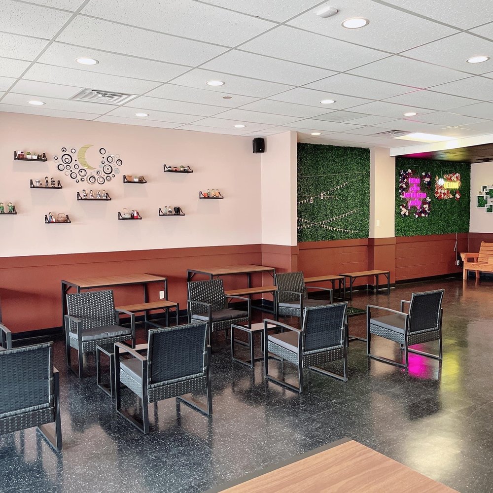 Cafe De Luna - tables and chairs in a restaurant - Coffee & Tea Near Me - Odessa, Texas