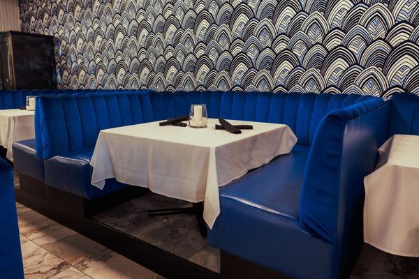 Influence Restaurant and Lounge by null