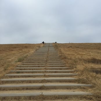 Seal Point Park - Seal Point Park Steps - Parks Near Me - San Mateo, California