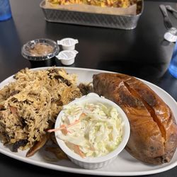 Smokehouse Bar & Grill - Pulled pork dinner platter (you select two sides)