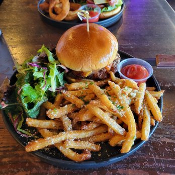 Pop's Public House - Whiskey BBQ Burger with garlic fries - New American Near Me - Gilroy, California Pop's Public House - Whiskey BBQ Burger with garlic fries - New American Near Me - Gilroy, California