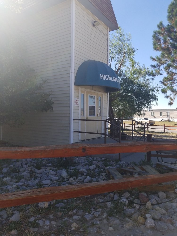 HIGHLAND HILLS APARTMENTS Updated June 2024 1820 MacTavish Ct