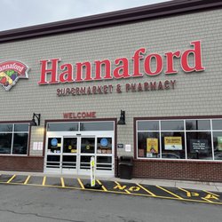 Hannaford - Store front