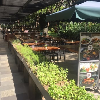 Felix - Overview of the outdoor seating - Diners Near Me - Makati, NCR