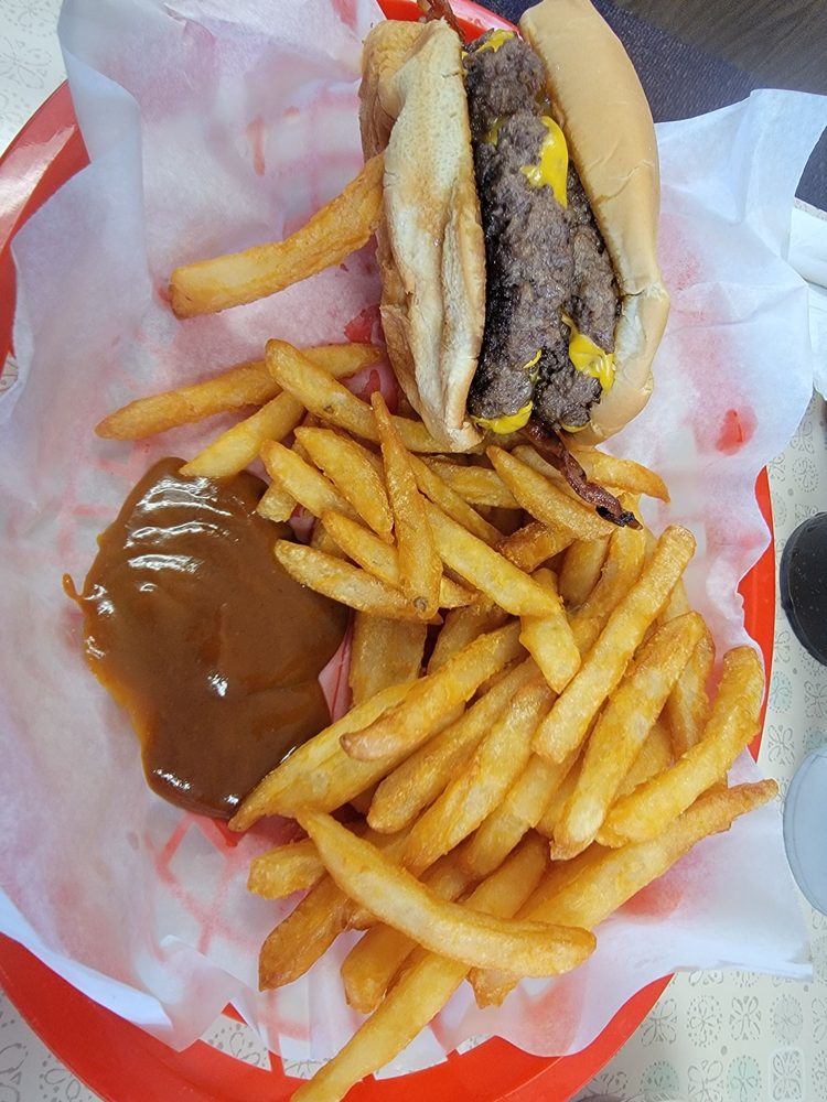 Food from Lu-Bob's Family Restaurant