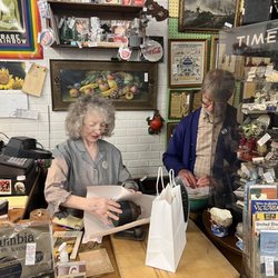 Babe Rainbow Antiques - The most adorable owners!