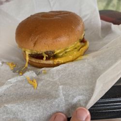 Leftys Drive In - Cheeseburger
