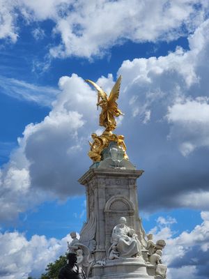 Queen Victoria Memorial by null