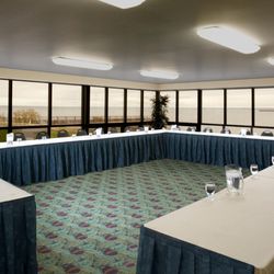 Edgewater Hotel and Waterpark - Meeting space for groups up to 50.
