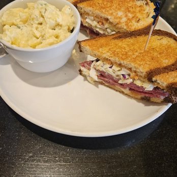 Mad Duck Craft Brewing Campus Pointe - St Patrick's Day special corned beef sandwich and potato salad - New American Near Me - Fresno, California Mad Duck Craft Brewing Campus Pointe - St Patrick's Day special corned beef sandwich and potato salad - New American Near Me - Fresno, California