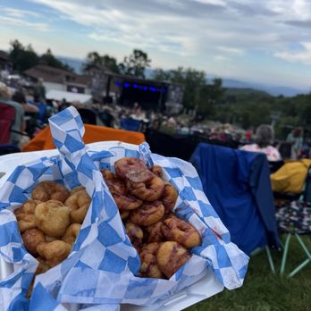 Beech Mountain Ski Resort - Diggity donuts - Ski Resorts Near Me - Beech Mountain, North Carolina Beech Mountain Ski Resort - Diggity donuts - Ski Resorts Near Me - Beech Mountain, North Carolina