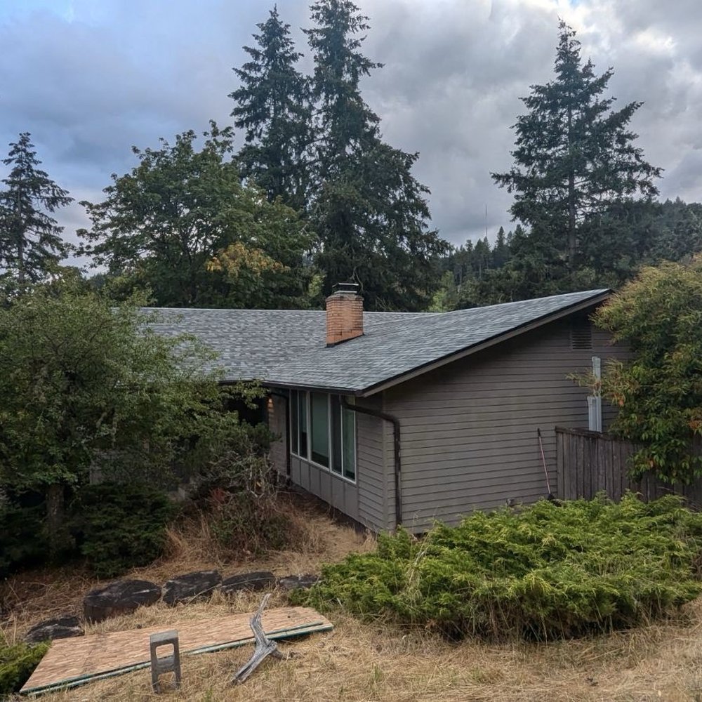 Peak Pros Roofing & Construction - Brand new roof installed in one day. - Roofing Near Me - Pleasant Hill, Oregon