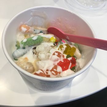 Yogurtland - My fro yo with marshmallow sauce - Ice Cream & Frozen Yogurt Near Me - Alameda, California Yogurtland - My fro yo with marshmallow sauce - Ice Cream & Frozen Yogurt Near Me - Alameda, California