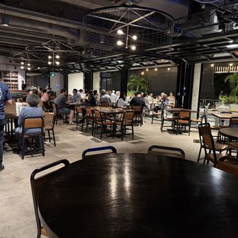 Maui Brewing Co. Waikiki - Brewpubs Near Me - Honolulu, Hawaii