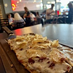 Frankie's Chicago Style - Chicken bacon ranch flatbread
