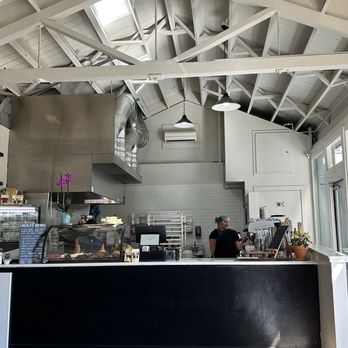Zi Spice - Cute little space with five indoor tables and outside seating as well. Plenty of parking, too. - Coffee & Tea Near Me - Ashland, Oregon