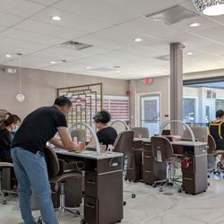 Gallery Nails & Spa