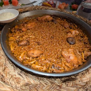 Jaleo - Chicken and mushroom paella - Spanish Near Me - Las Vegas, Nevada Jaleo - Chicken and mushroom paella - Spanish Near Me - Las Vegas, Nevada