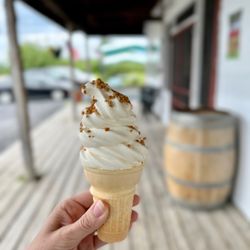 Allenholm Farms - Maple creemee!