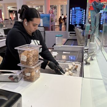 Ice N Roll - ice cream rolls - Ice Cream & Frozen Yogurt Near Me - Providence, Rhode Island