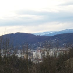 Plabutsch - Im Hintergrund schneebedeckte Koralpe