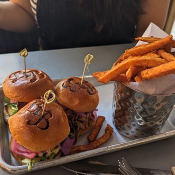 Brooklyn Burgers & Beer - Sliders. Double Pork Belly & one Pulled Pork with Cajun Sweet Potato Fries - Burgers Near Me - Brooklyn, New York