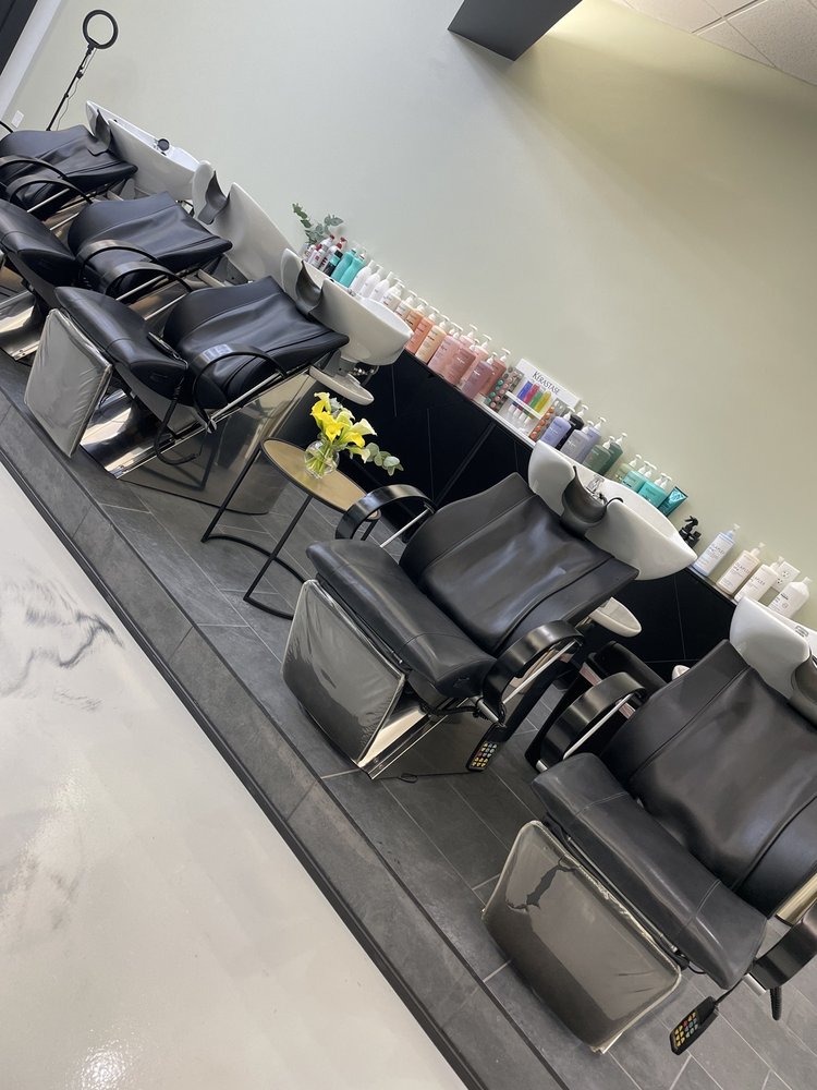 SALON VINLIE 35 Manchester Rd, Derry, New Hampshire Hair Salons