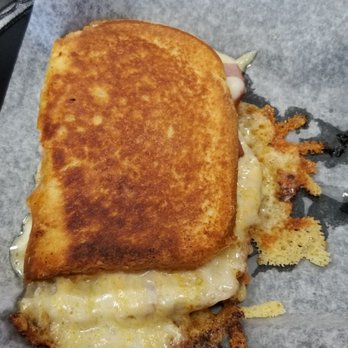 Soup Kettle Grille - We shared the sandwich so they cut it in half put on two plates which was really nice - Soup Near Me - Meridian, Idaho Soup Kettle Grille - We shared the sandwich so they cut it in half put on two plates which was really nice - Soup Near Me - Meridian, Idaho