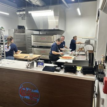Chi-Town Pizza - One after another! Non stop pizza - Pizza Near Me - Lebanon, Tennessee