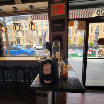 Mimoza Cafe - Desserts Near Me - Astoria, New York