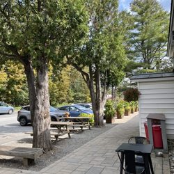 Edelweiss Mountain Deli - Out front eating area.