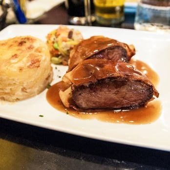Bistrot Smiley - Lamb medallion wrapped in pastry w/ potato gratin - Bistros Near Me - Paris, 75 Bistrot Smiley - Lamb medallion wrapped in pastry w/ potato gratin - Bistros Near Me - Paris, 75