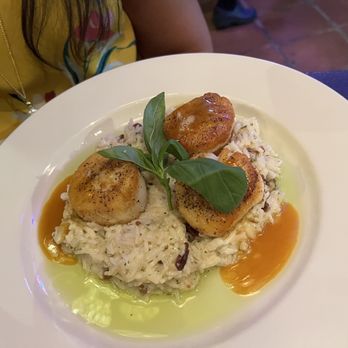 Maxine's On Shine - Chef's entree- scallops with creamy basmati - New American Near Me - Orlando, Florida Maxine's On Shine - Chef's entree- scallops with creamy basmati - New American Near Me - Orlando, Florida