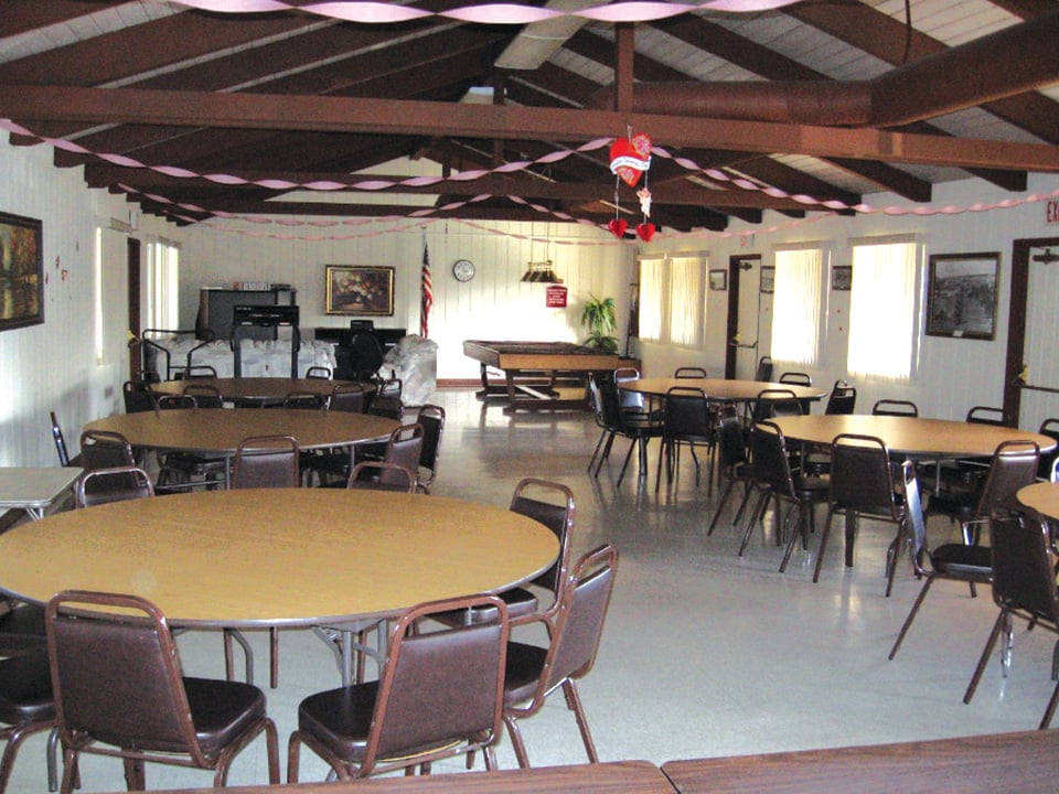 CRESTVIEW ESTATES MOBILE HOME PARK Updated October 2024 1120 E