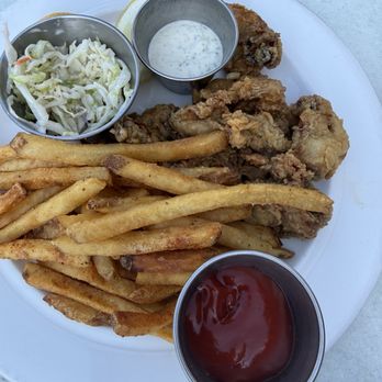 Hank's Oyster Bar, Old Town - Fried Oyster Dinner - Seafood Near Me - Alexandria, Virginia Hank's Oyster Bar, Old Town - Fried Oyster Dinner - Seafood Near Me - Alexandria, Virginia