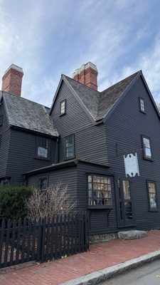 The House of the Seven Gables by null