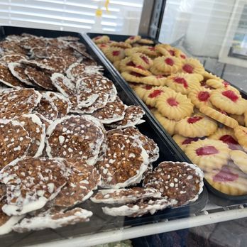 Oliver's Bakery - Donuts Near Me - Kenosha, Wisconsin