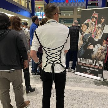 American Airlines Center - Lines for merchandise - Stadiums & Arenas Near Me - Dallas, Texas American Airlines Center - Lines for merchandise - Stadiums & Arenas Near Me - Dallas, Texas