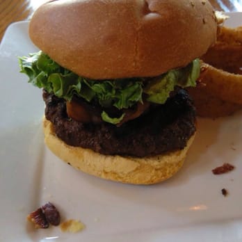 Valhalla Crossing - Ginormous burger! - American Near Me - Valhalla, New York