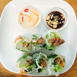 Ăn Bánh Mì - Goi cuon mit Schwein
