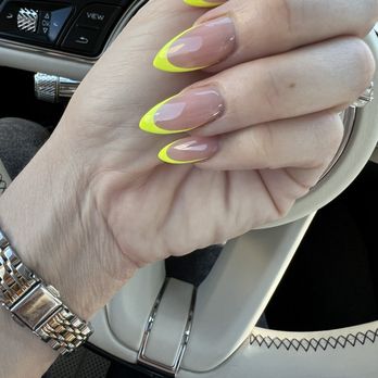 Classic Nails - Nail Salons Near Me - Tampa, Florida