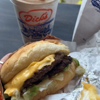 Dick's - Deluxe - Fast Food Near Me - Seattle, Washington