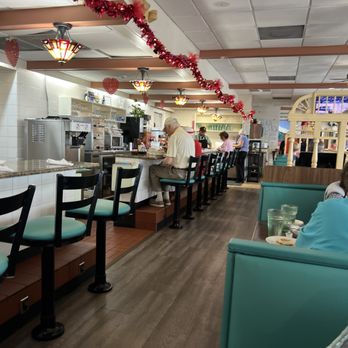 Dutch Valley Restaurant - diners sitting at the counter - Diners Near Me - Sarasota, Florida Dutch Valley Restaurant - diners sitting at the counter - Diners Near Me - Sarasota, Florida