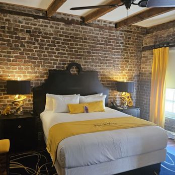 The Vendue Hotel - Bedroom - Hotels Near Me - Charleston, South Carolina The Vendue Hotel - Bedroom - Hotels Near Me - Charleston, South Carolina