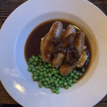 Shakespeare's Head - Sausage and mash with peas - Pubs Near Me - London, XGL Shakespeare's Head - Sausage and mash with peas - Pubs Near Me - London, XGL