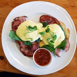 The Beach House Cafe - Eggs Benedict