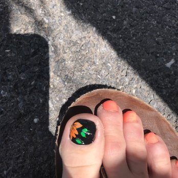 Elite Nails and Spa - This is what the design looks like on my toe. - Nail Salons Near Me - Winchester, Virginia