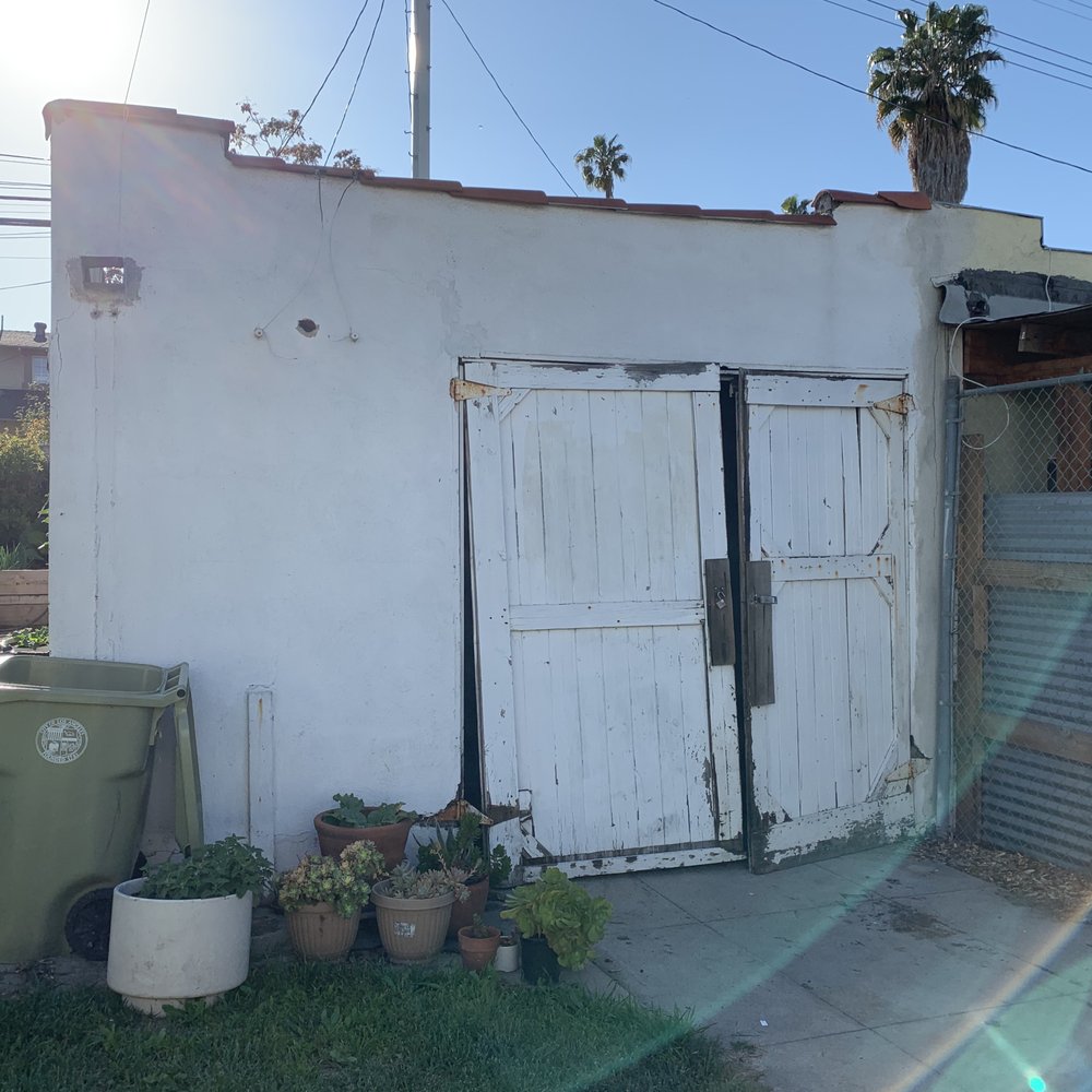 Carver's Plastering - My garage before Terry. - Stucco Services Near Me