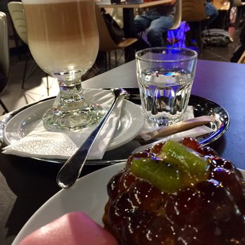 Demel - Cafes Near Me - Schwechat, 3