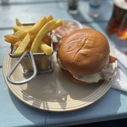 Edward Hamilton - Cajun chicken burger